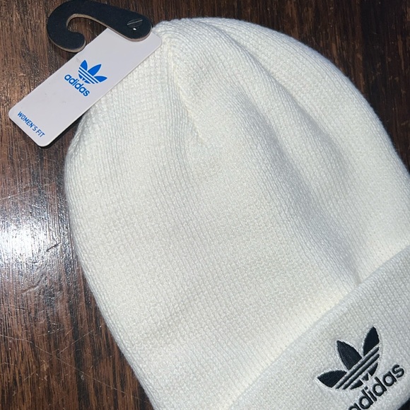 BRAND NEW ADIDAS HAT - Picture 2 of 3